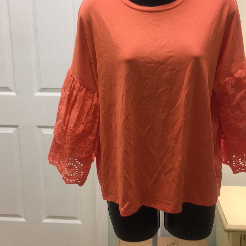 NWOT- Cupio orange pullover top size M.